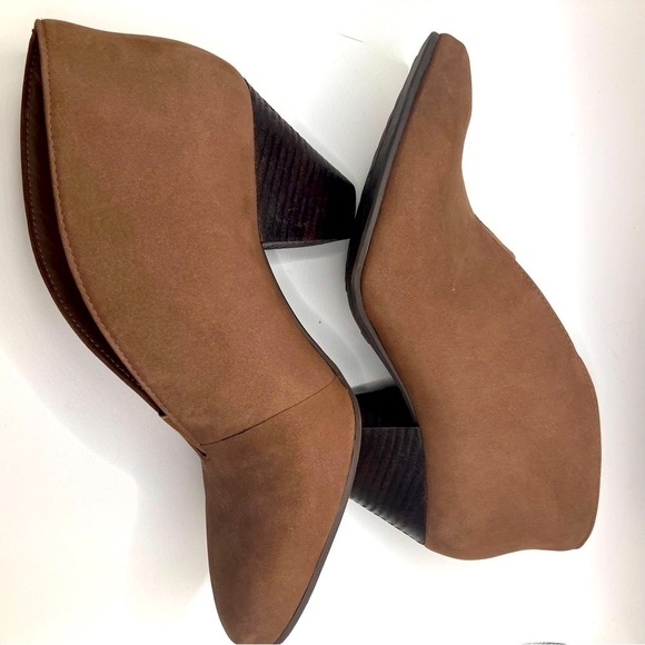 Nurture by Lamaze Shoes - Nurture by Lamaze Akaia Brown Tan Camel suede scalloped ankle boots womens 7.5